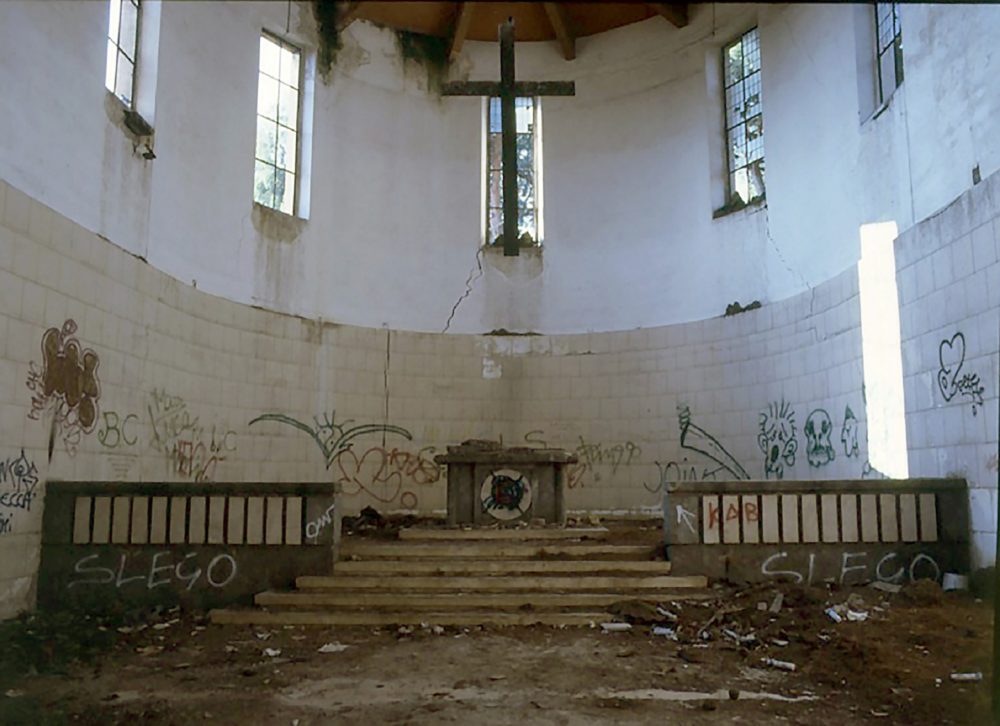 Artwork: picture of ruined church with italian graffiti.jpg